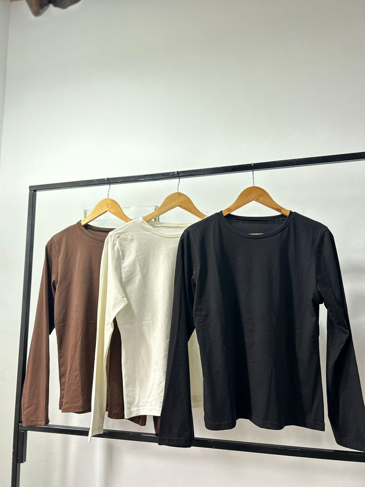 Set Essential x3 Remeras: imagen 3